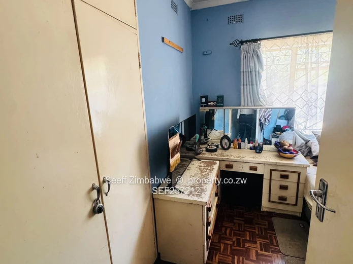 Solid 3-Bedroom Home on 5,423 sqm in Chadcombe (Sole Mandate)