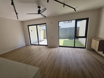 3 Bedroom Flat & Apartment
