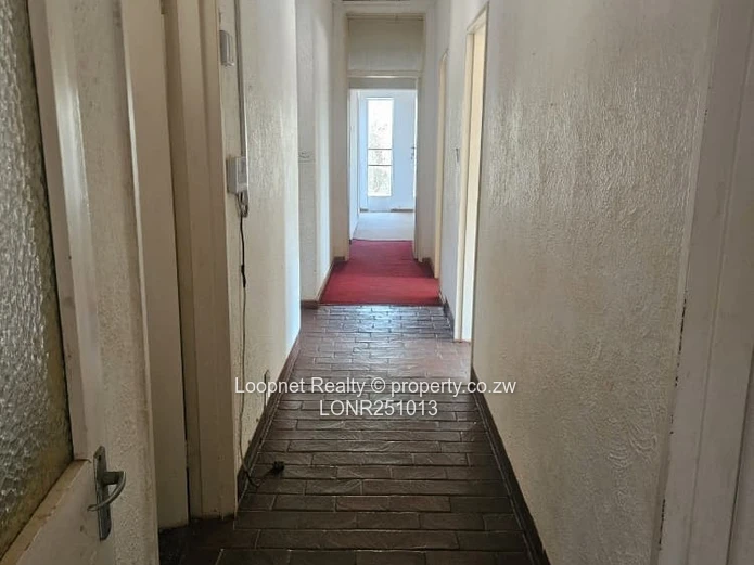 Greystone Park: 1,000 m2 Office on 4,300 m2 with Pool & Borehole