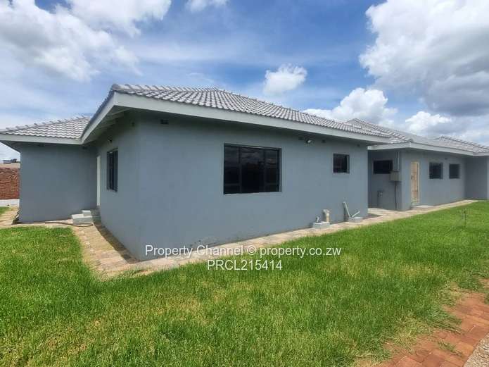 Elegant 5-Bedroom Home With Cottage in Mt Pleasant Heights,