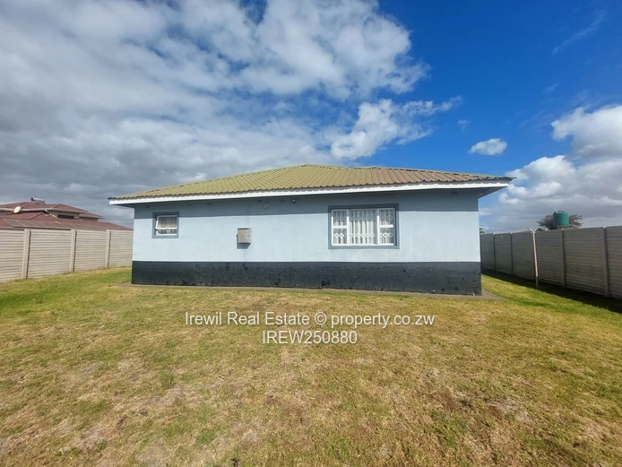 Sandton Park Phase 3 Fully Furnished 4 Bed (Sole Mandate)