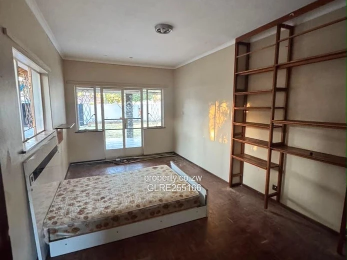 Emerald Hill: 3-Bed Walled Home with Verandah & Pool