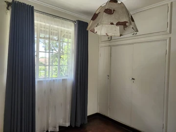 3 Bedroom Flat & Apartment