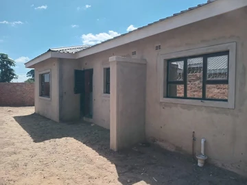 3 Bedroom Flat & Apartment