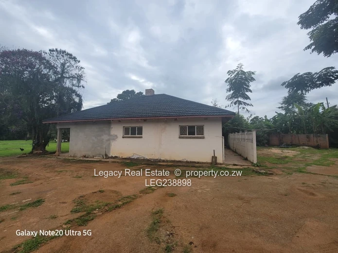 Prestigious Borrowdale Property | Title Deed,Upmarket Pan-Handle Stand Near Sam Levy Village.