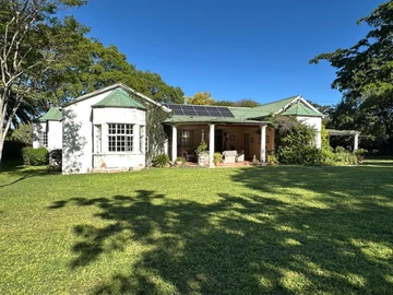 Charming Family Home In Hillside