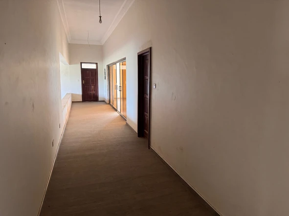 6 Bedroom House