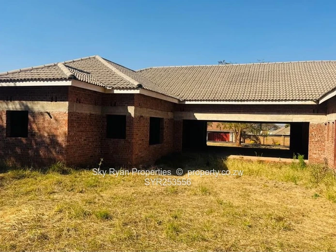 *House For Sale in Bluffhill 