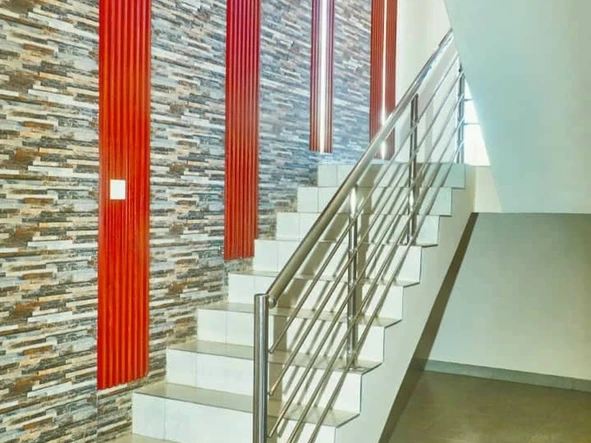 4 Bedroom Flat & Apartment