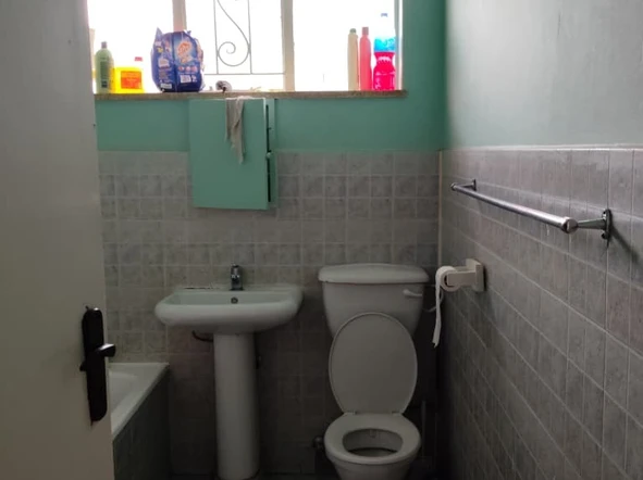 2 Bedroom Flat & Apartment