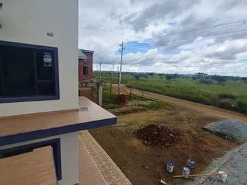 4 Bedroom Flat & Apartment