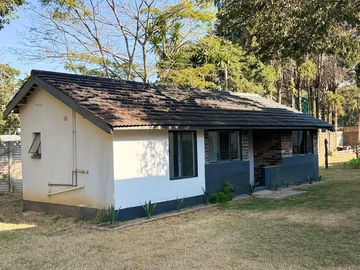 Charming 1-Bedroom Cottage for Rent in Borrowdale