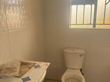 3 Bedroom Flat & Apartment