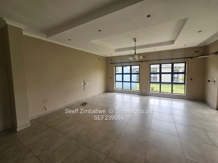 Elegant Three-Bedroom Contemporary Residence in Fairview, Mount Hampden