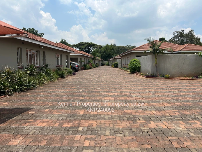 Charming Unit in sought after Highlands Park