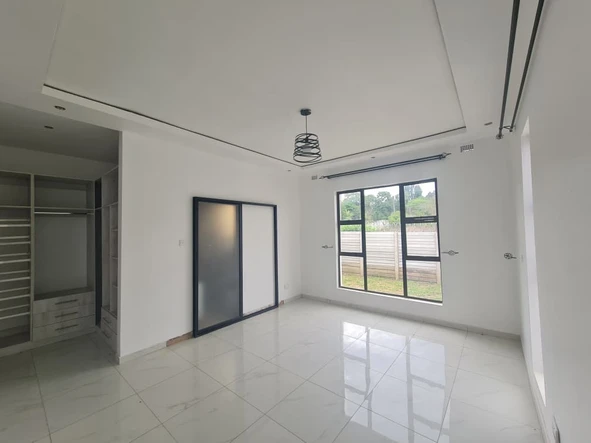 3 Bedroom Flat & Apartment