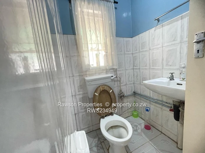 Neat Ashdown Park 3 bedroom House For Sale (Sole Mandate)