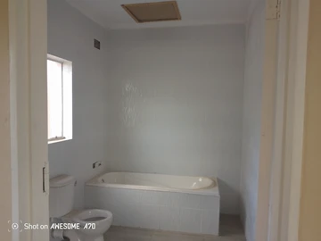 4 Bedroom Garden Flat