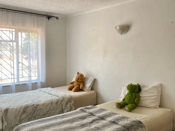 3 Bedroom Flat & Apartment