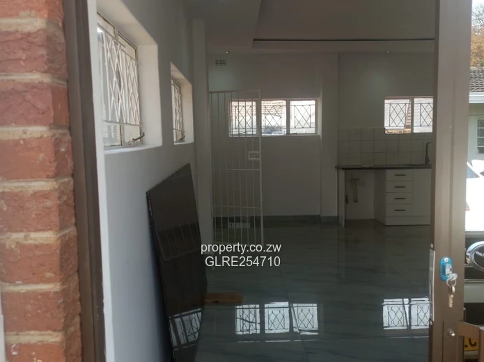 Modern 1BR House with Borehole & Garden, Bluff Hill, Harare