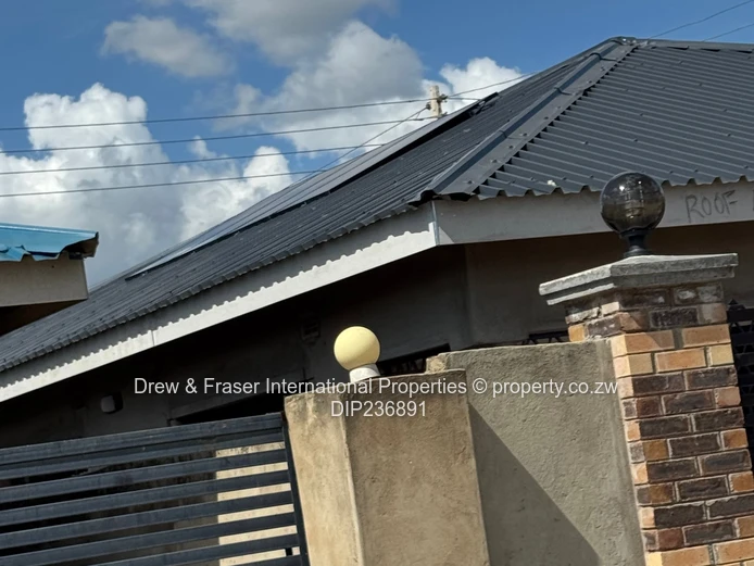 Stylish 4-Bed Fidelity Home - Fitted Kitchen & Tank