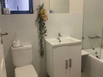 2 Bedroom Flat & Apartment