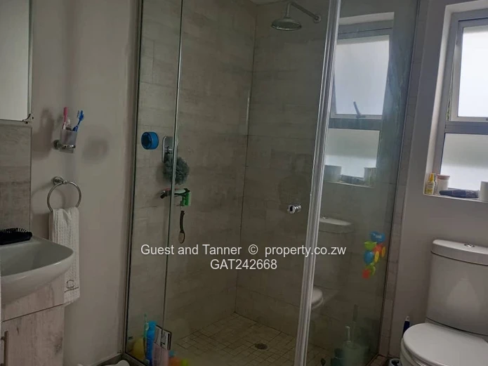 Beautiful Dual-Residence Property on 1,400sqm