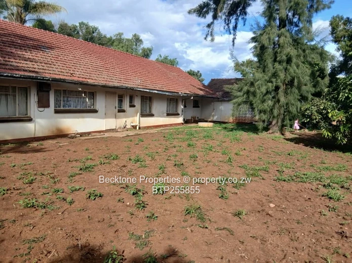 Kumalo 4-Bed House on 2500m² with Pool & Borehole