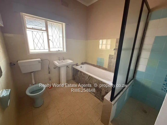 Paddonhurst House to Rent