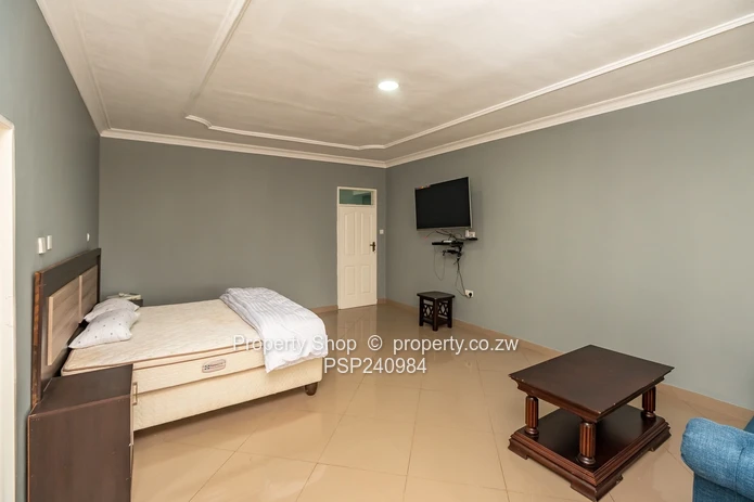 Enough space for a big family (Sole Mandate)