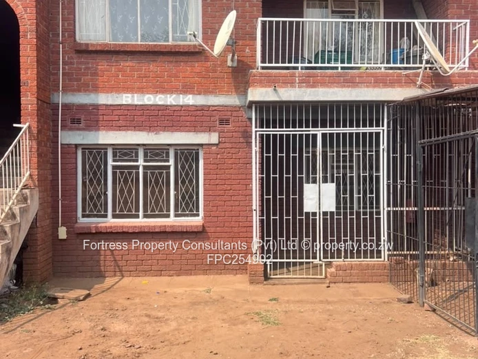 3-Bedroom Flat – Mabelreign, Harare