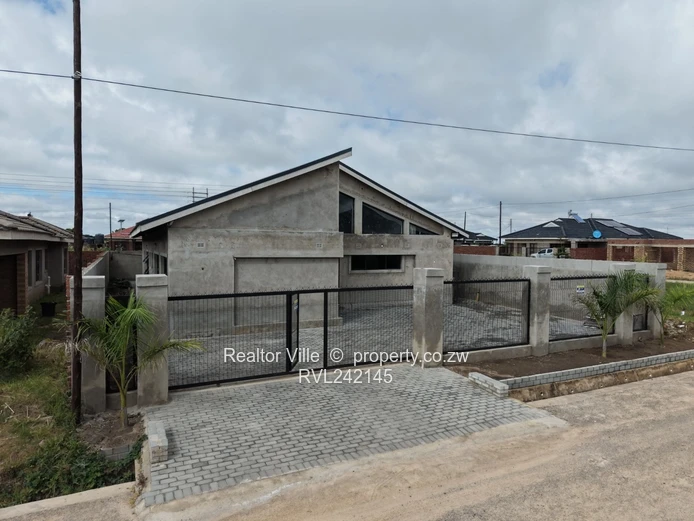 Modern 3-bed House in Mabvazuva, Ruwa 