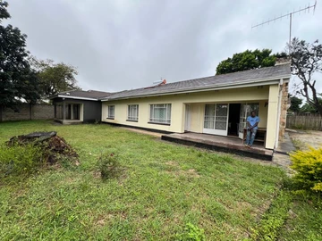 Rusape brook house for rent