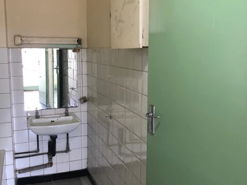 2 Bedroom Flat & Apartment