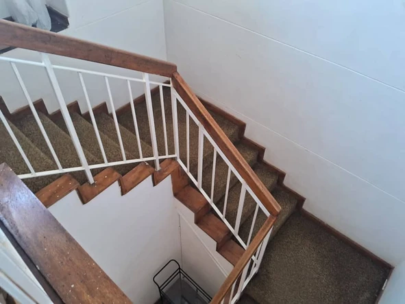 2 Bedroom Flat & Apartment