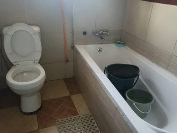 2 Bedroom Flat & Apartment