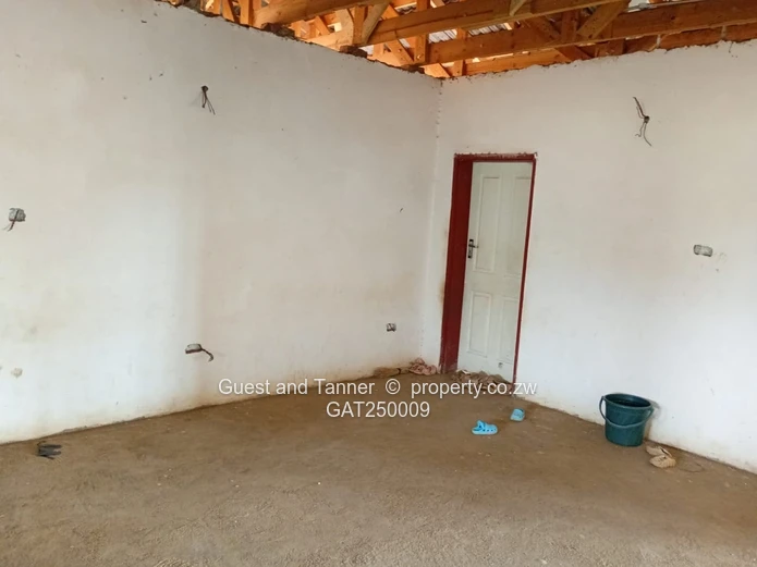Finish to Your Taste – Solid 5-BR Family Home on 2,000sqm with Borehole in Galloway, Norton
