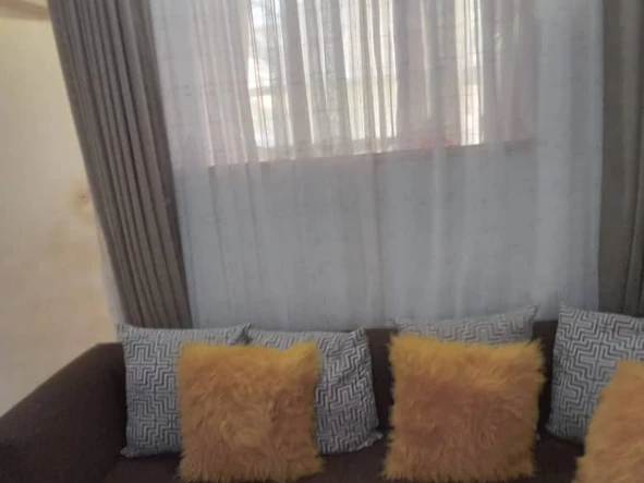 2 Bedroom Flat & Apartment