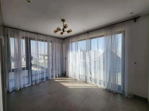 4 Bedroom Flat & Apartment