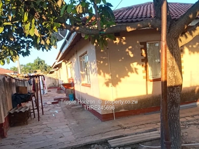 Mainway Meadows: 4-Bed Home on 600m² with Borehole