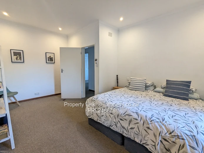 Family Friendly Highlands Home - Available 1 August