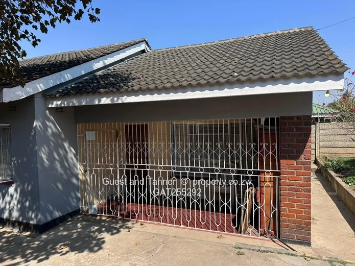 PROPERTY FOR SALE: Chikanga Phase 2 , Mutare 