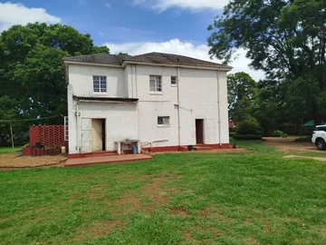 Prime Double-Storey Property in Old Marlborough!