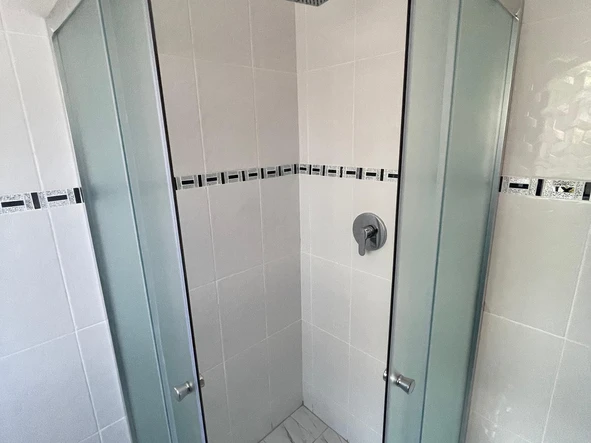 3 Bedroom Flat & Apartment