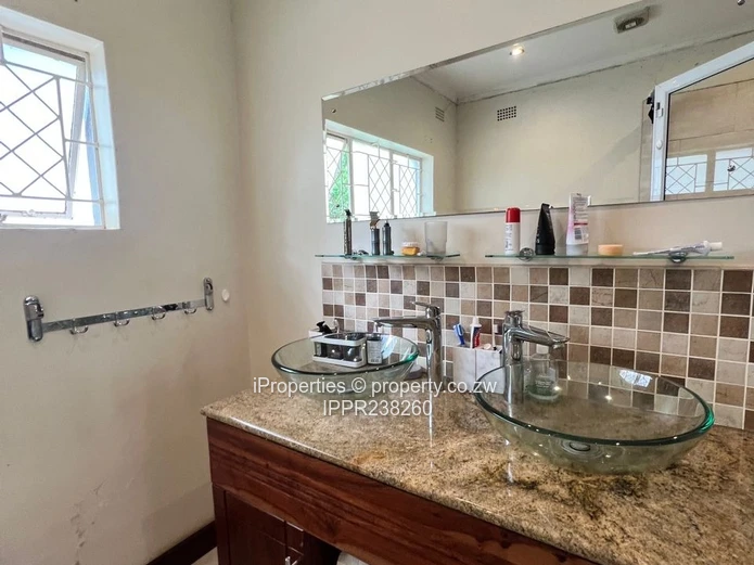 Spacious Family Home with Modern Finishes and a Cottage. (Sole Mandate)