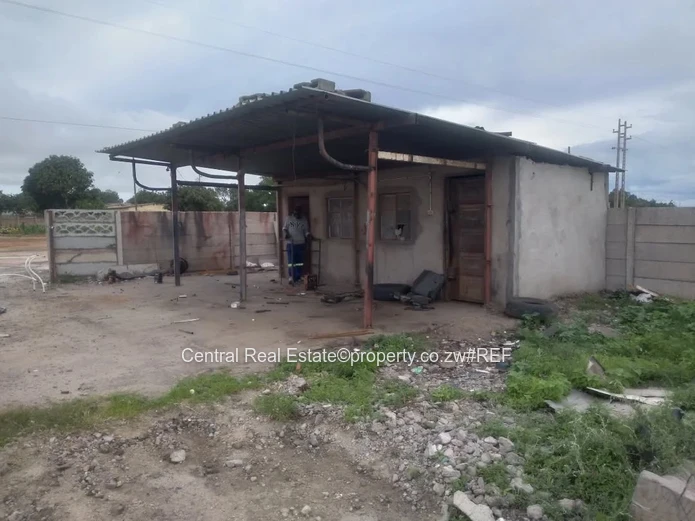 1500 sqm Mkoba Warehouse/Factory on Fenced Compound