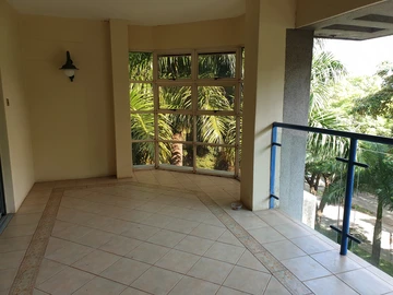 4 Bedroom Flat & Apartment