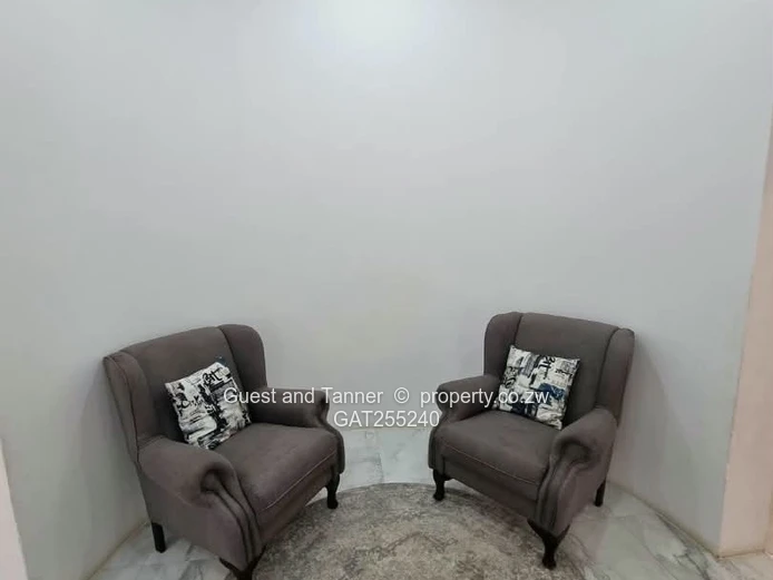 7-Bedroom House for Sale in Matsheumhlophe, Bulawayo with Title deed 