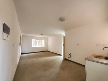 2 Bedroom Flat & Apartment