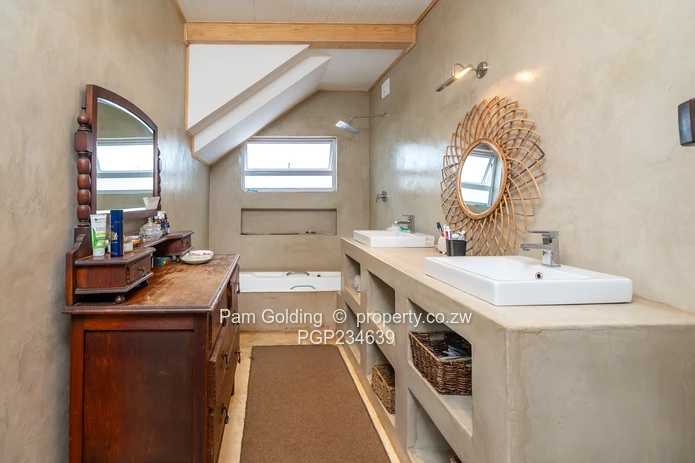 Prime Location Boscobel Drive East Highlands 